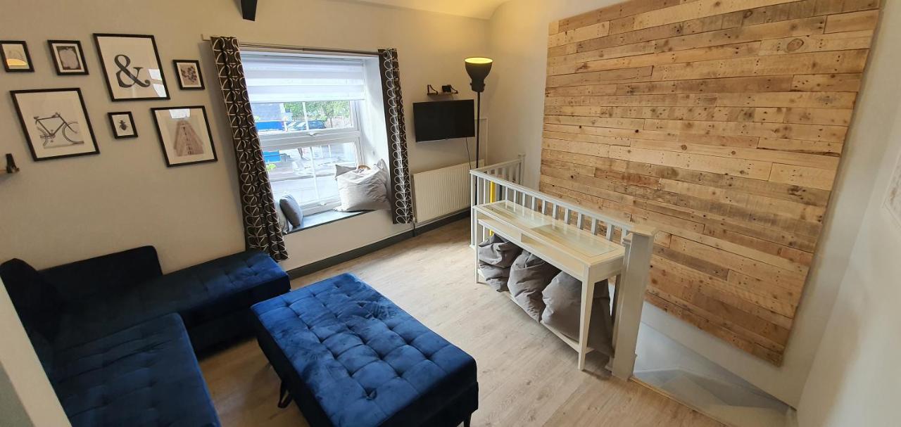 Cheddar Village Apartment Eksteriør bilde