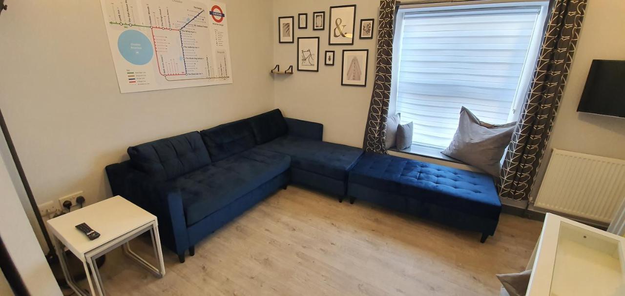 Cheddar Village Apartment Eksteriør bilde